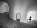 m7004   nicolai godvin   walking down